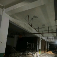 业委会物业串通一气，地下室违建。不商量通知