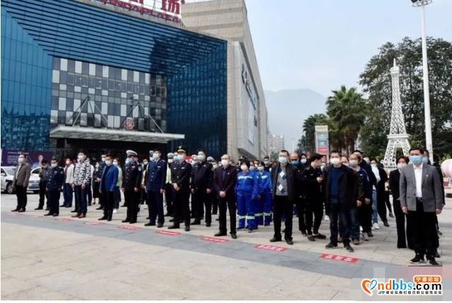 又有新行动！“门前三包”暨占道经营整治活动启动-5.jpg
