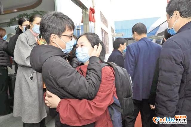 58名援鄂英雄凯旋！他们身上都有一个动人的故事-7.jpg