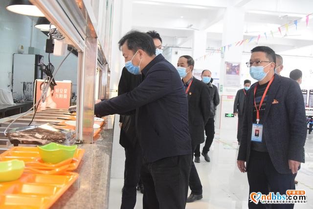 区领导开展高三开学准备工作情况调研-3.jpg