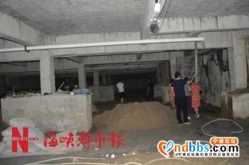 宁德一28层高楼挖出800m?“地宫”楼上住着300多人-1.jpg