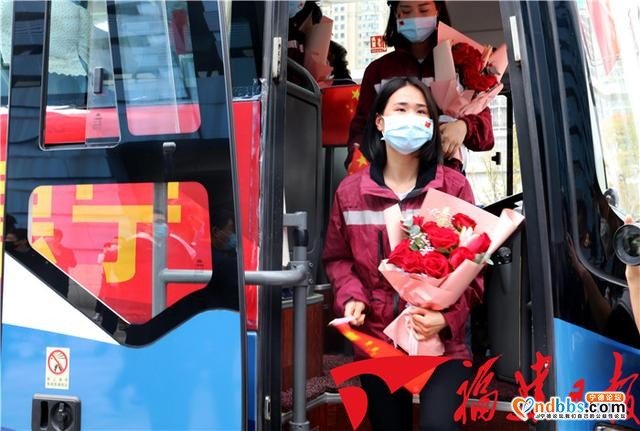 致敬英雄！宁德两批援鄂医疗队归来-1.jpg