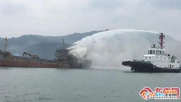 突发！宁德海域一油船起火 3船员获救1名水手失踪-3.jpg