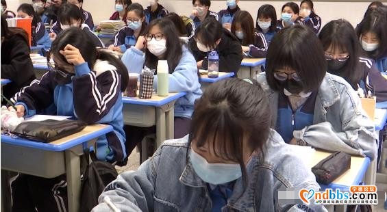 等了55天，终于开学了！记者带你听听高三师生的心里话-11.jpg