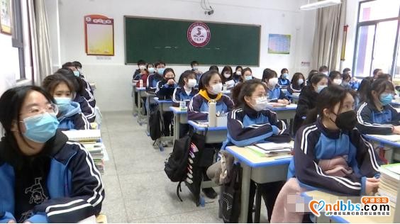 等了55天，终于开学了！记者带你听听高三师生的心里话-9.jpg