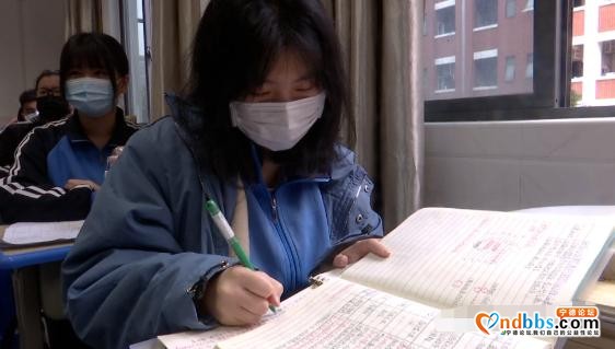 等了55天，终于开学了！记者带你听听高三师生的心里话-19.jpg