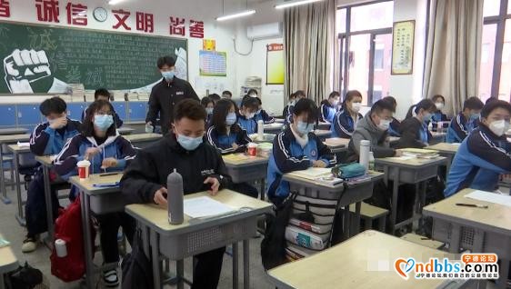 等了55天，终于开学了！记者带你听听高三师生的心里话-15.jpg