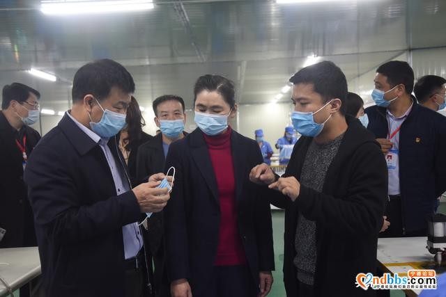 区领导带队调研区工商联会员企业-2.jpg