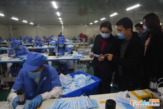 区领导带队调研区工商联会员企业-6.jpg
