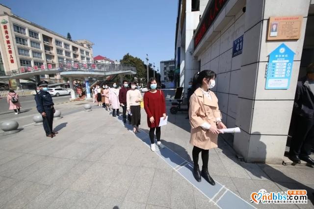 区实验小学东校区开展防疫模拟演练-1.jpg