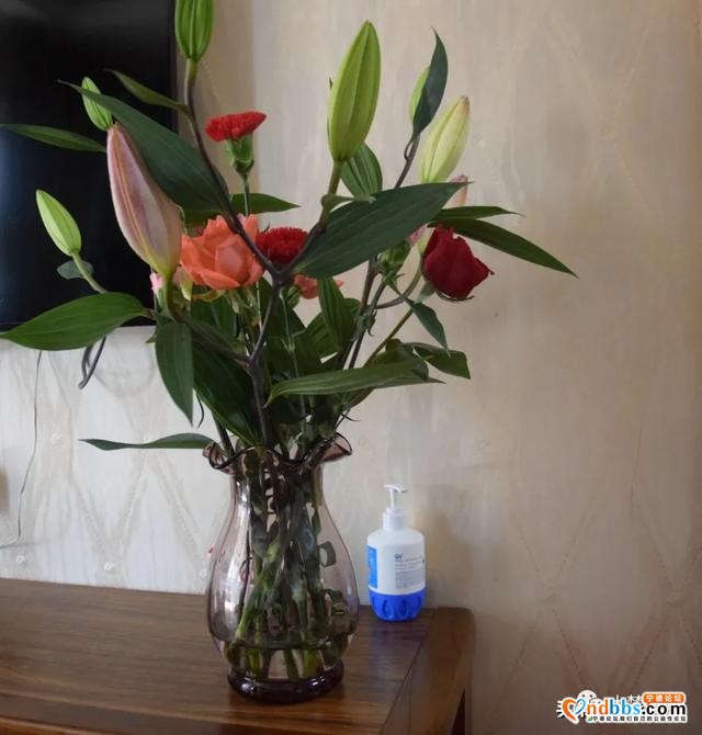 致敬最可爱的人！走近援鄂护师余翠婷-2.jpg