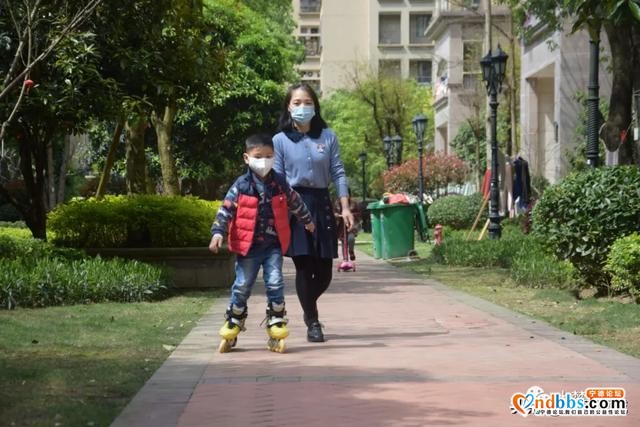致敬最可爱的人！走近援鄂护师余翠婷-12.jpg