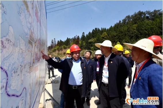 何必良调研重点项目建设：倒排工期，挂图作战-1.jpg