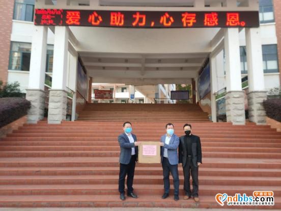 宁德：爱心企业捐赠防疫物质助力高三学子复学-4.jpg