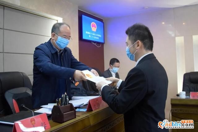 蕉城区十七届人大常委会第二十七次会议召开-4.jpg