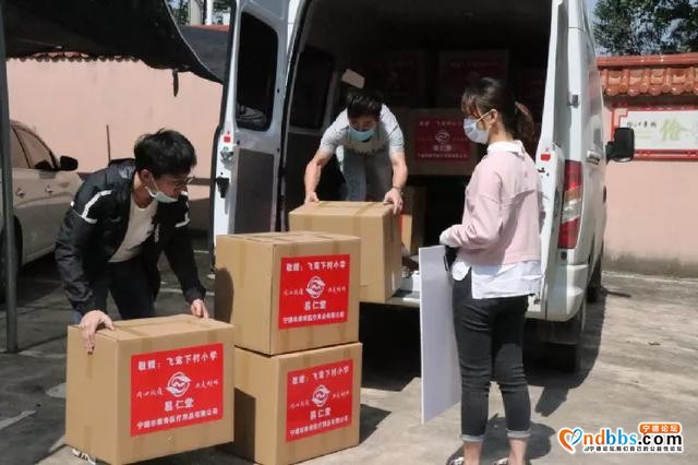 蕉城飞鸾：爱心企业家捐赠口罩助力复学-5.jpg