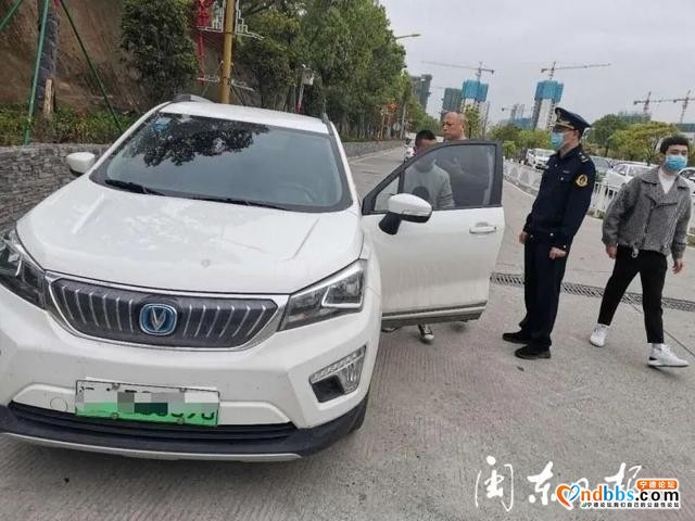 直击现场！宁德火车站多部门联合执法，无证网约车被逮个正着-4.jpg