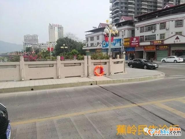赞！蕉城河堤边已经配置了救生圈和救援绳-3.jpg