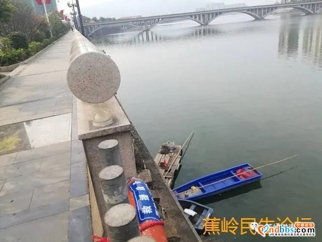赞！蕉城河堤边已经配置了救生圈和救援绳-4.jpg