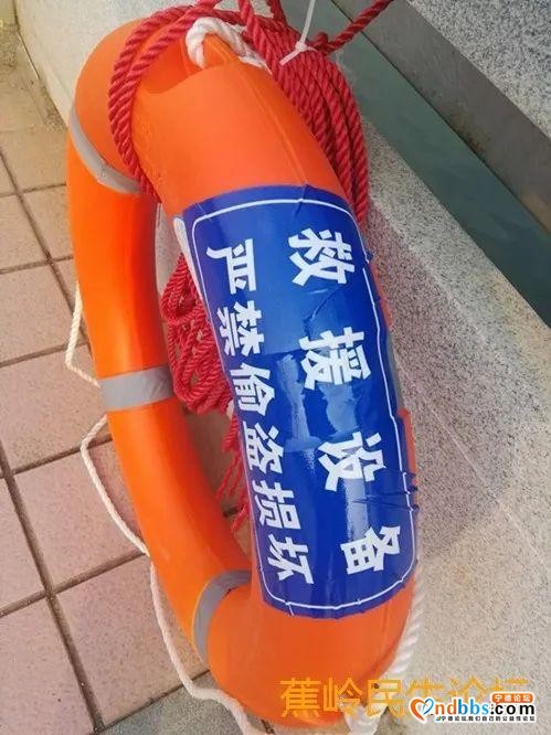 赞！蕉城河堤边已经配置了救生圈和救援绳-11.jpg