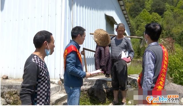 区供销社驻乡联村支援服务队为农户送去暖心大礼-4.jpg