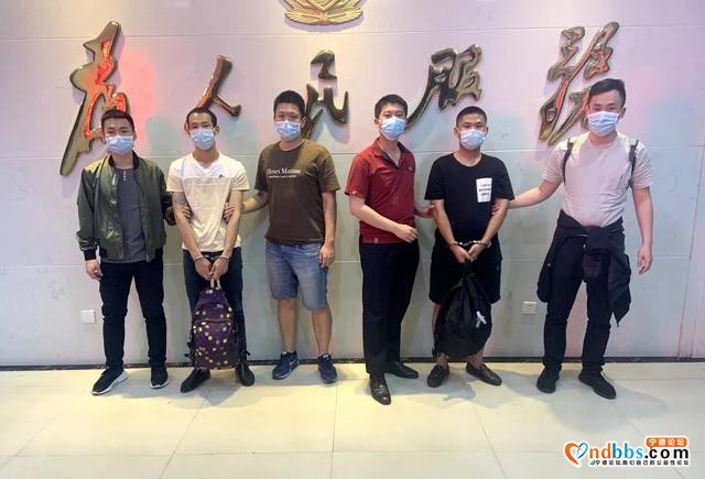 辗转5458公里，历时65个小时，福建东侨警方成功将2名在逃人员押解归案-1.jpg