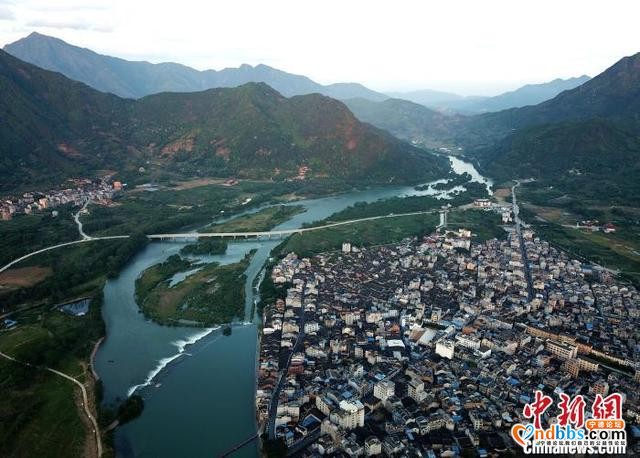 福建老区：绿水青山换新颜 产业兴村谱新篇-5.jpg