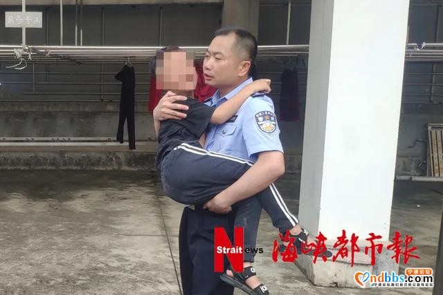 事发宁德，女子抱着儿子欲从9楼-3.jpg