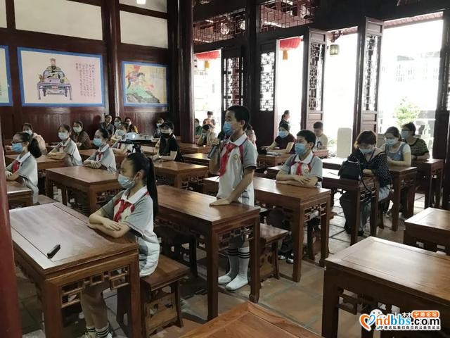 蕉城：理论宣讲轻骑兵走进蕉城一小，小板凳坐好听课啦-3.jpg