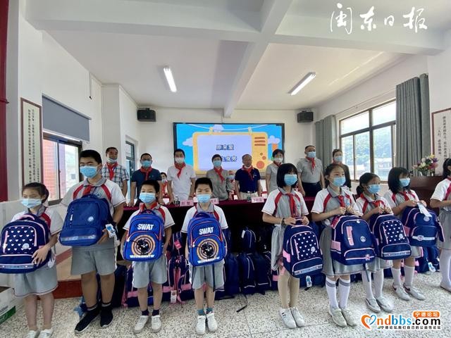 宁德市民政局组织开展“欢乐六一 关爱留守儿童”活动-3.jpg