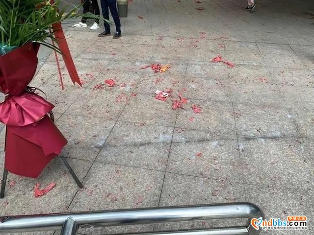 东侨两家店铺开业 违放烟花爆竹各领200元罚单-6.jpg