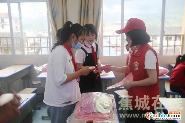 蕉城洋中：开展关爱留守儿童志愿活动-2.jpg