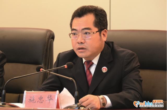 施忠华：让法律走入日常生活-1.jpg