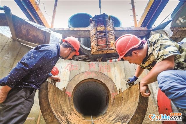 中心城区内河排水口整治火热推进-2.jpg