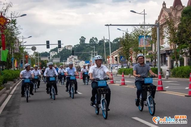 点赞！宁德市长梁伟新带头体验换电车骑行，你也一起来吧-4.jpg