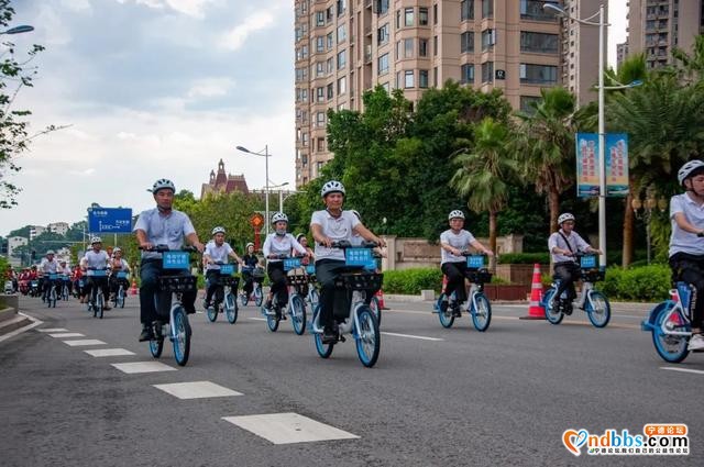 点赞！宁德市长梁伟新带头体验换电车骑行，你也一起来吧-6.jpg