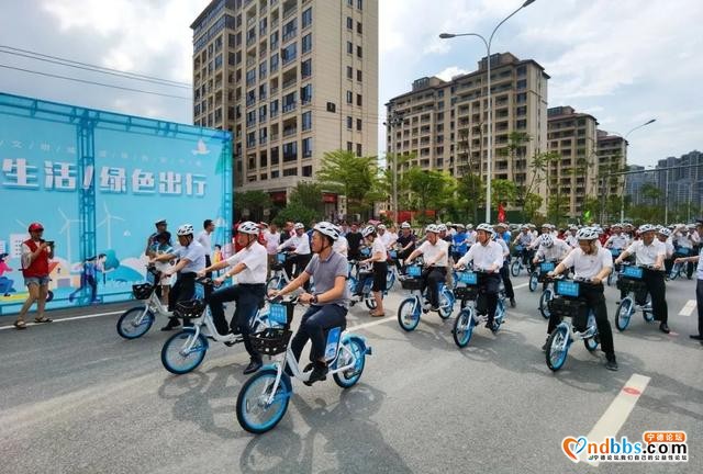 点赞！宁德市长梁伟新带头体验换电车骑行，你也一起来吧-3.jpg