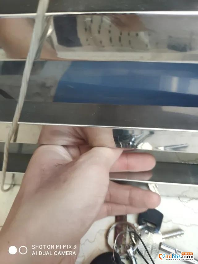 文明宁德随手拍丨服务窗口只留两指宽？改-5.jpg