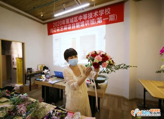 蕉城：解锁就业新技能，get插花技能成就花艺梦想-1.jpg