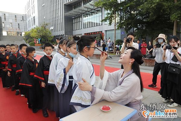 宁德市东侨经济开发区：“弘扬社会主义核心价值观·扣好人生第一粒扣子”主题活动举行-2.jpg