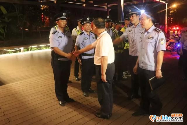 东侨开发区党工委书记周祥祺看望慰问环东湖国家湿地公园巡防队-1.jpg