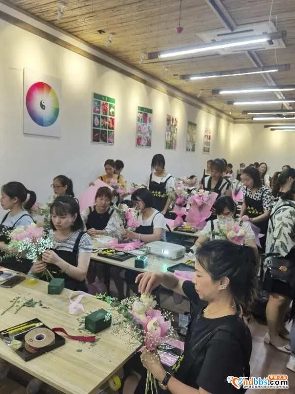 插花技能成就花艺梦想 蕉城区妇联插花花艺师培训班圆满结束-2.jpg