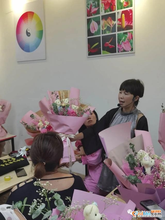 插花技能成就花艺梦想 蕉城区妇联插花花艺师培训班圆满结束-1.jpg