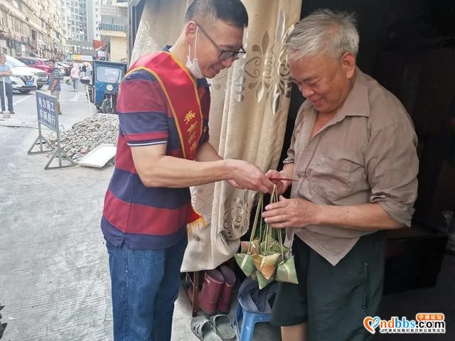 “一只青粽，一缕浓情”| 蕉城区委组织部赴下宅园社区参加“端午·我们的节日-9.jpg