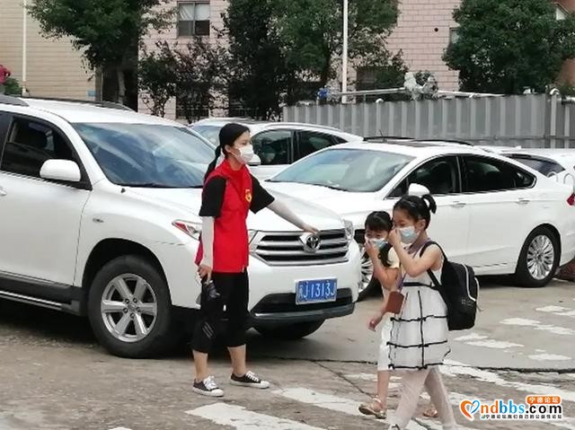 宁德市蕉城区实验小学：点赞！倾情护学的志愿者们-4.jpg