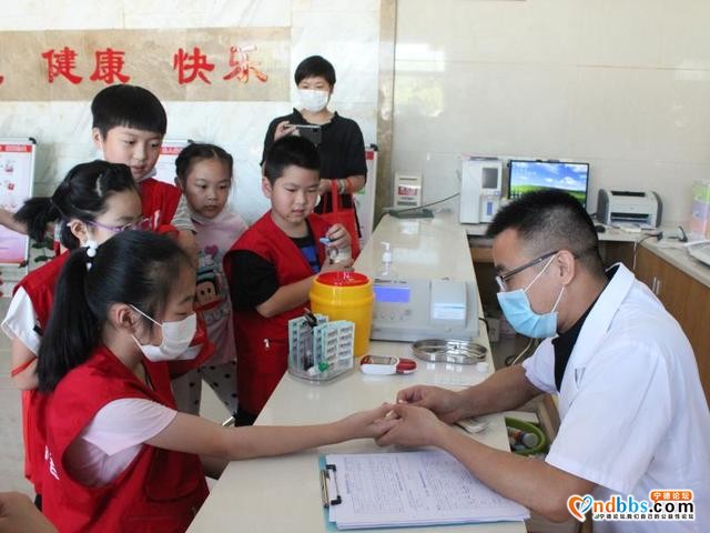 宁德：新浪“三好”小记者团参观宁德市中心血站-3.jpg