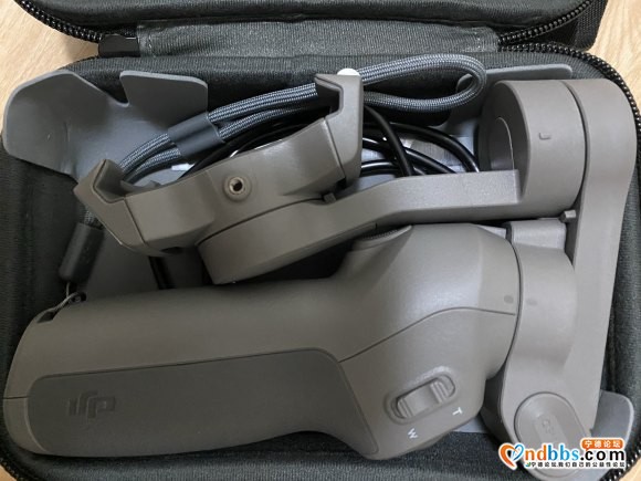 DJI 大疆灵眸3 osmo mobile3 手持云台 稳定-1.jpg