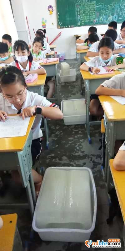 追踪报道：酷暑“烤”验下学生盼调整暑假时间 官方称已展开问卷调查和研究-1.jpg