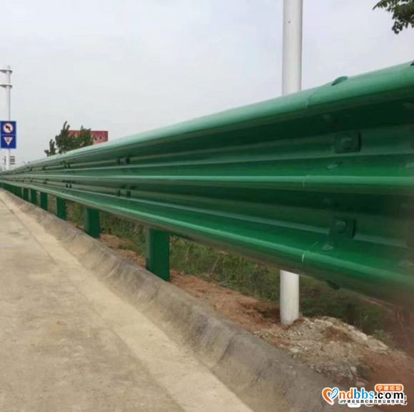 华荣交通设施有限公司 主营业务 护栏板 立柱 各种规格小件-2.jpg