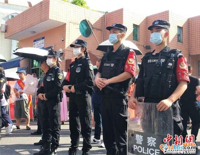 探访福建宁德高考点：疫情防控有序 爱心车辆送考-2.jpg